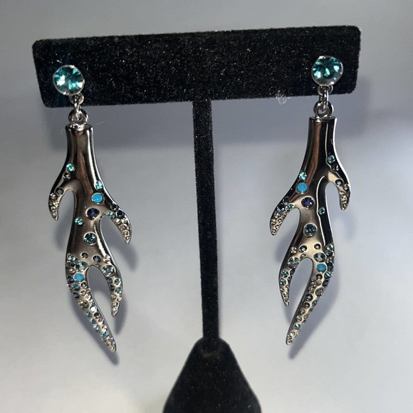 VINTAGE SWAROVSKI HEMATITE METAL*BLUE CRYSTAL LONG ICICLE PIERCED EARRINGS! - Picture 3 of 10